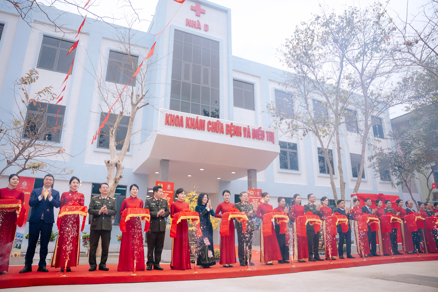 Trung tâm Y tế Tương Dương khánh thành tòa nhà khám chữa bệnh mới, nhận ngay gói tài trợ 'khủng' của Sun Group